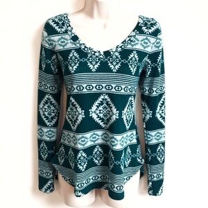 🆕 soft & cozy aztec striped long sleeve v neck